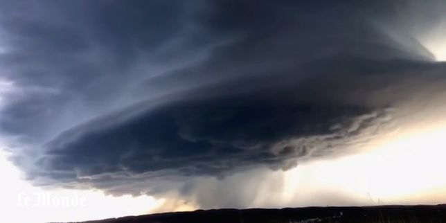 Time-lapse : une tornade balaye le Dakota du Sud