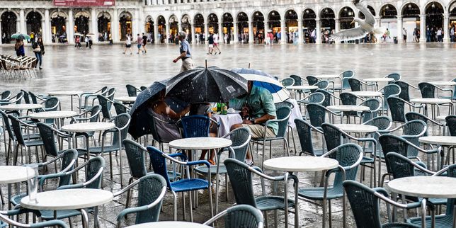 Une impressionnante tornade fait un mort dans la région de Venise