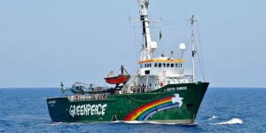 Moscou condamné à indemniser La Haye deux ans après l’arraisonnement d’un bateau de Greenpeace