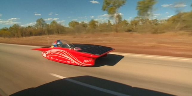 Départ de la 15e édition d’une course de voitures solaires en Australie
