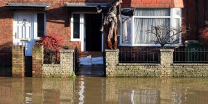 Face aux inondations, le premier ministre britannique envoie l’armée