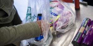L’interdiction des sacs plastique est reportée à mars