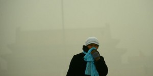La pollution de l’air bat tous les records à Pékin, en alerte « rouge » pour la première fois