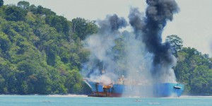 Les autorités indonésiennes font sauter un navire de braconniers