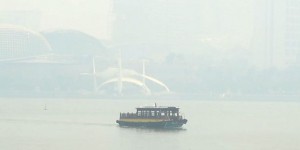 Un nuage de fumée recouvre Singapour