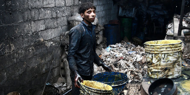 Le recyclage, ou comment la ville syrienne assiégée de Douma survit
