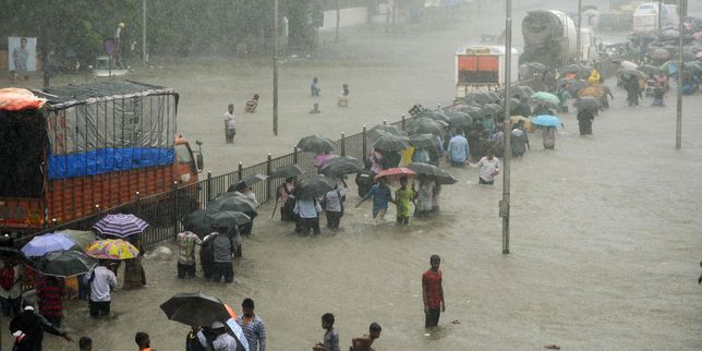 Bombay paralysée par les pluies diluviennes de la mousson