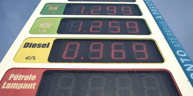 Le gouvernement confirme une hausse du prix des carburants en 2018