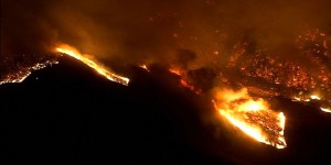 Des incendies destructeurs embrasent la Californie