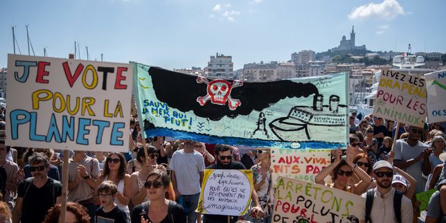 Mobilisation citoyenne à Paris et en France pour le climat