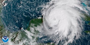 L’ouragan Michael se renforce et se dirige vers la Floride