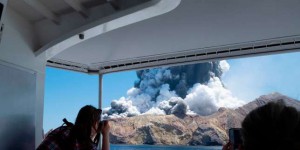 Eruption meurtrière d’un volcan en Nouvelle-Zélande : ouverture d’une enquête criminelle