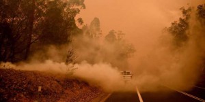 Incendies : plus de 100 000 Australiens évacuent, 3 000 militaires réservistes déployés