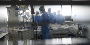 Covid-19 en France : activation du plan blanc dans les hôpitaux corses, masque obligatoire dans le Finistère