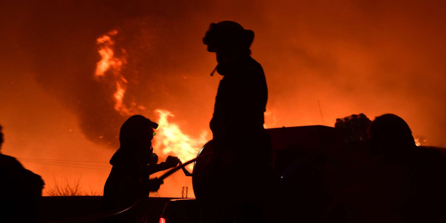 Les images des incendies qui ravagent la Grèce et recouvrent Athènes d’un nuage de fumée