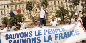 Passe sanitaire : à Toulon, la droite nationaliste au premier rang des mobilisations