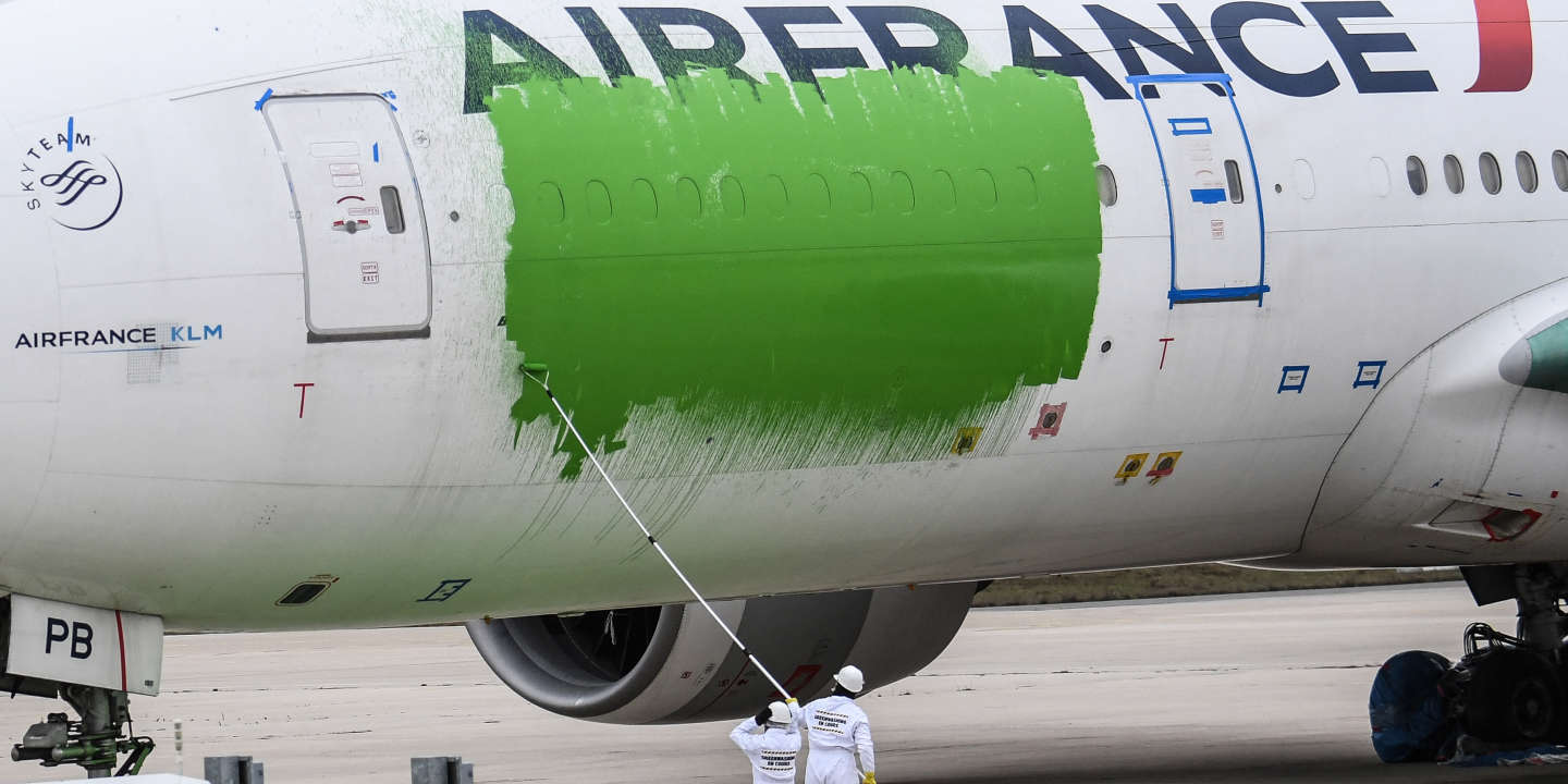 Le procès contre les militants de Greenpeace accusés d’avoir repeint un avion en vert annulé