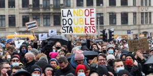Covid-19 : en Belgique, le secteur culturel manifeste contre la fermeture des salles imposée par le gouvernement