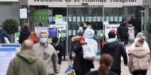 Face à la vague Omicron, les hôpitaux britanniques résistent pour l’instant