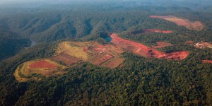 Une ONG dénonce le financement par le Crédit agricole de projets miniers sur les terres indigènes en Amazonie