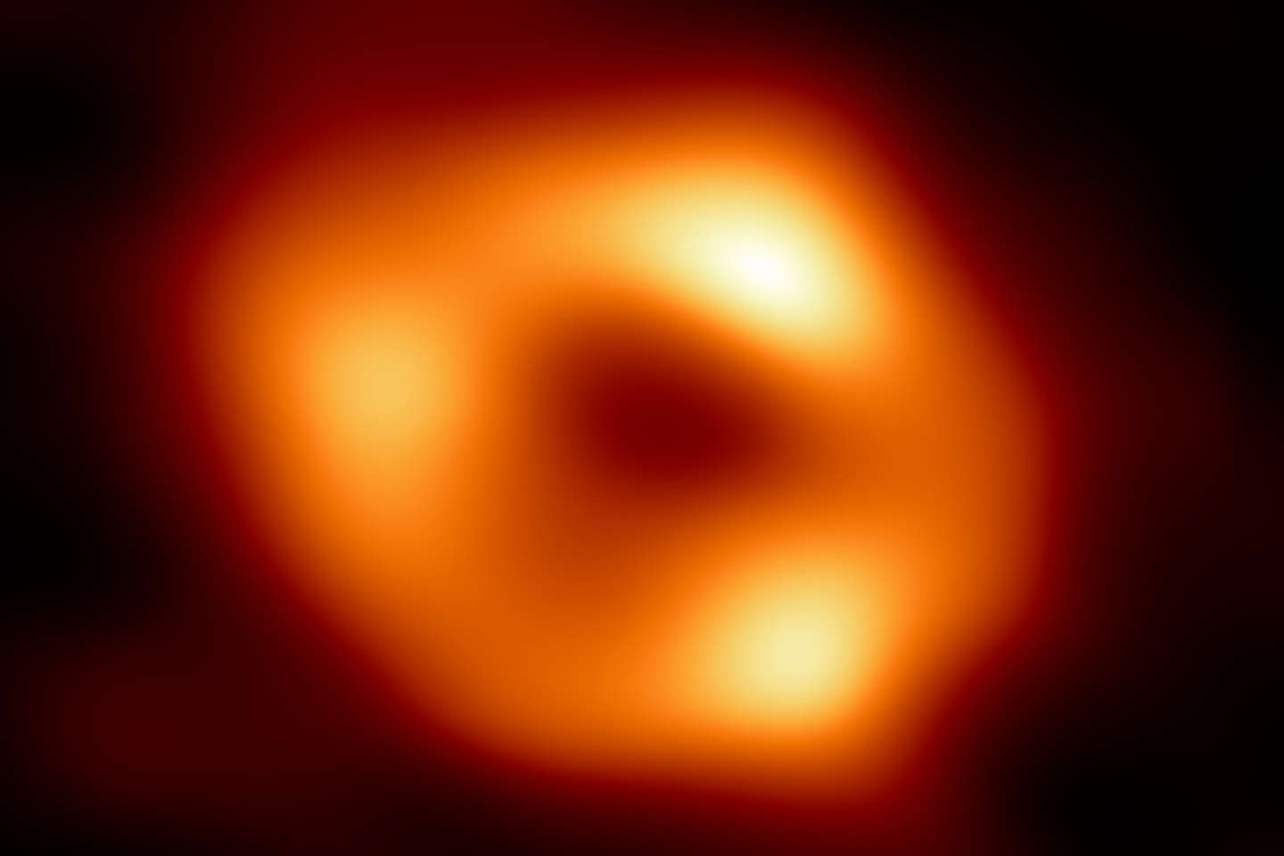 Découvrez l’image historique du trou noir central de notre galaxie