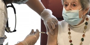 Covid-19 : le gouvernement appelle à accélérer la cadence du deuxième rappel vaccinal face à la reprise de l’épidémie