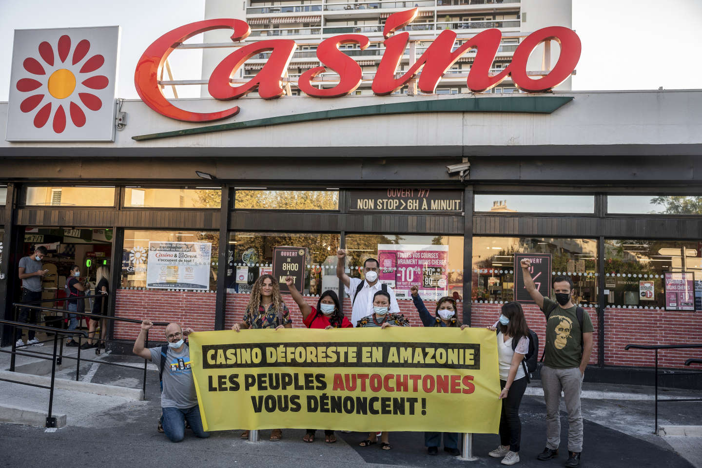 Une médiation judiciaire proposée à Casino, accusé de contribuer à la déforestation en Amazonie