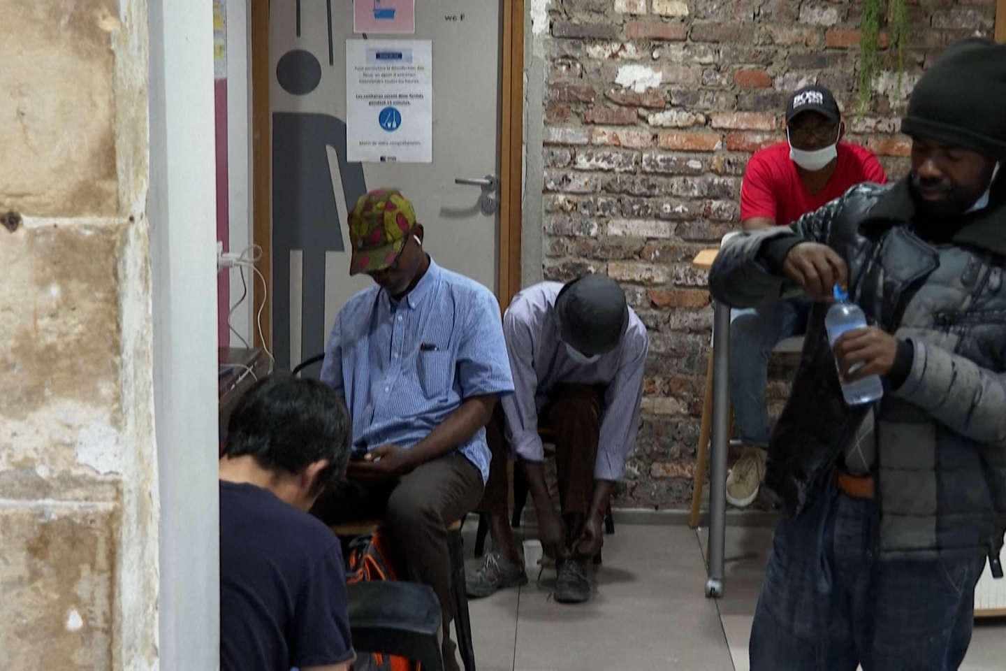 Canicule : des personnes sans domicile fixe trouvent refuge dans un centre Emmaüs