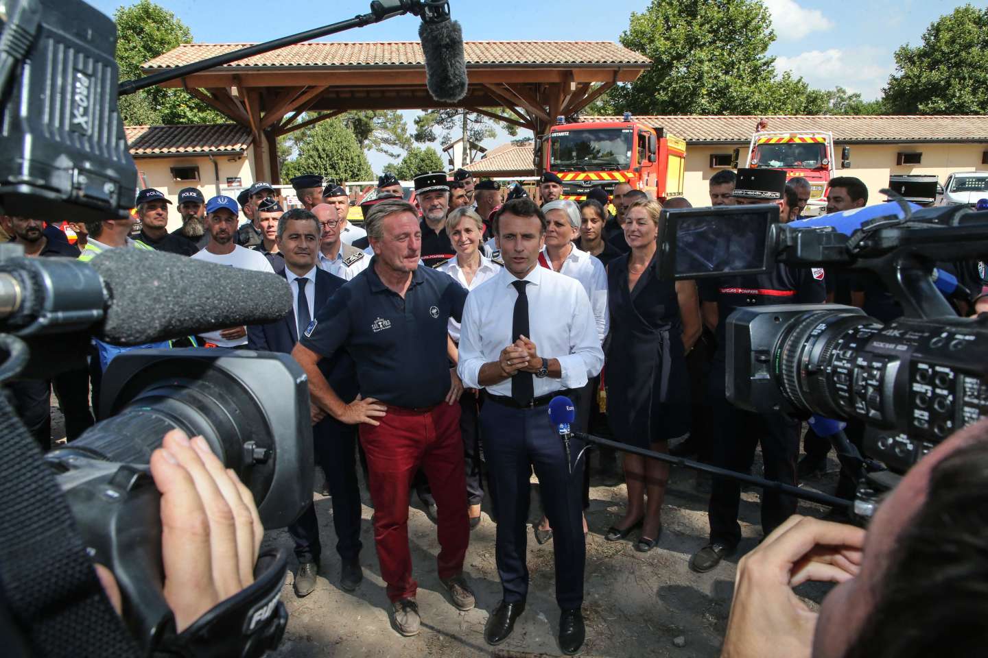 Depuis la Gironde, Emmanuel Macron promet un « chantier national » pour replanter la forêt