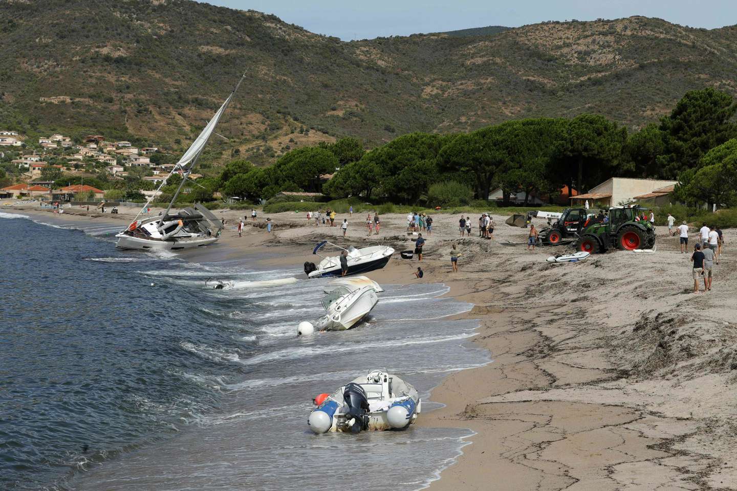 « Une sorte de nuage en forme de champignon nucléaire s’est abattu sur nous » : la Corse endeuillée après de violents et soudains orages