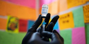 Covid-19 : les vaccins adaptés à Omicron disponibles en France dès le 3 octobre