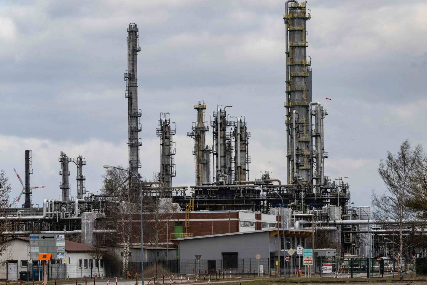 Energie : Berlin place sous tutelle la filiale allemande de Rosneft