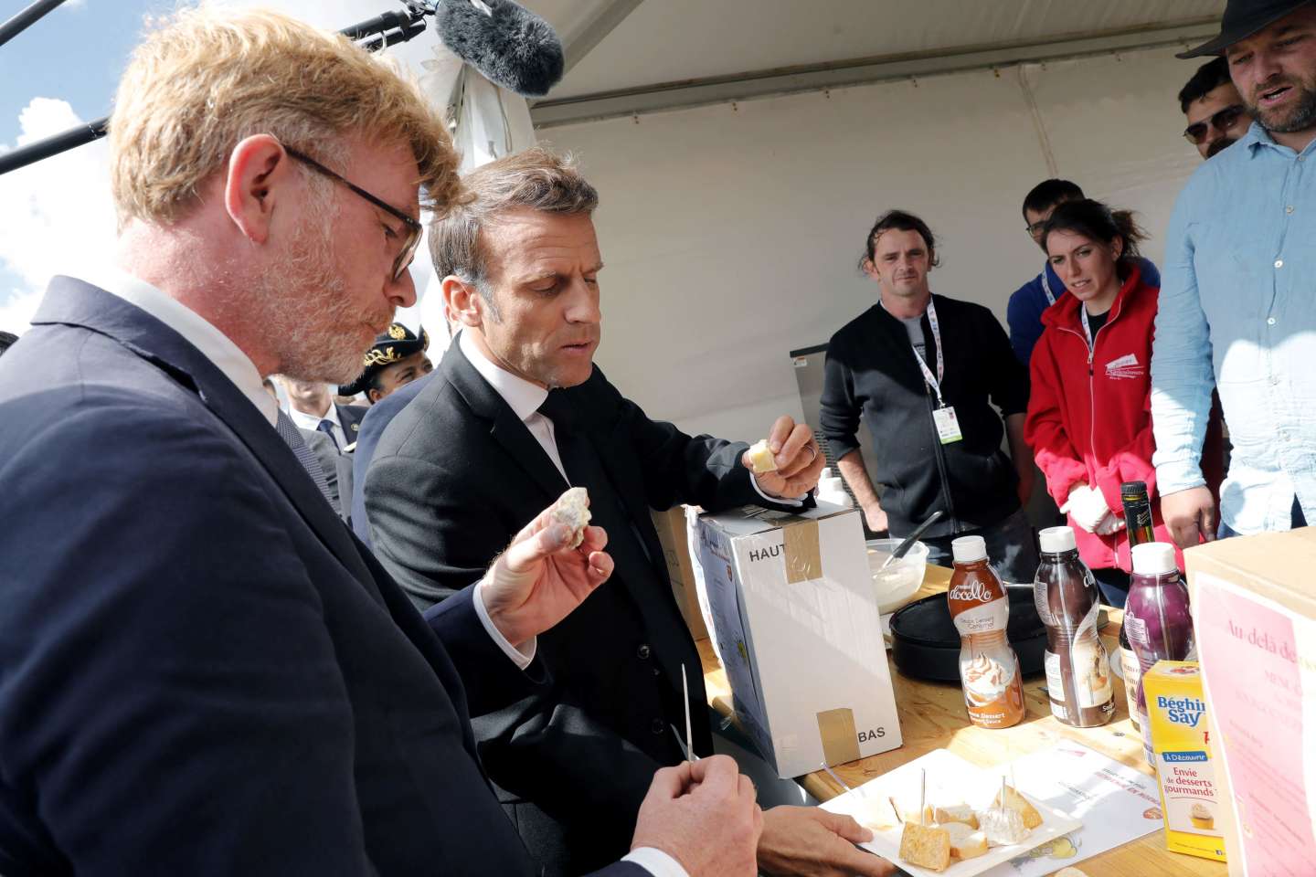 Dans le Loiret, Emmanuel Macron dénonce les « discours catastrophistes » contre l’agriculture française
