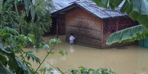 Bangladesh : évacuations massives de populations à l’approche du cyclone Sitrang