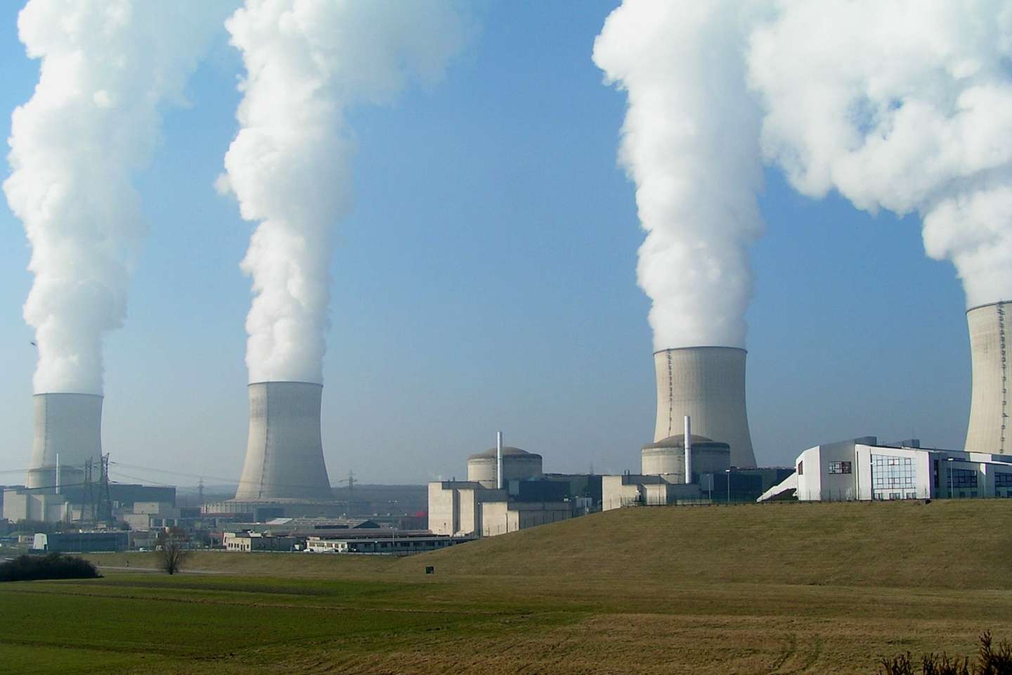 Plusieurs centrales nucléaires toujours touchées par des grèves pour les salaires