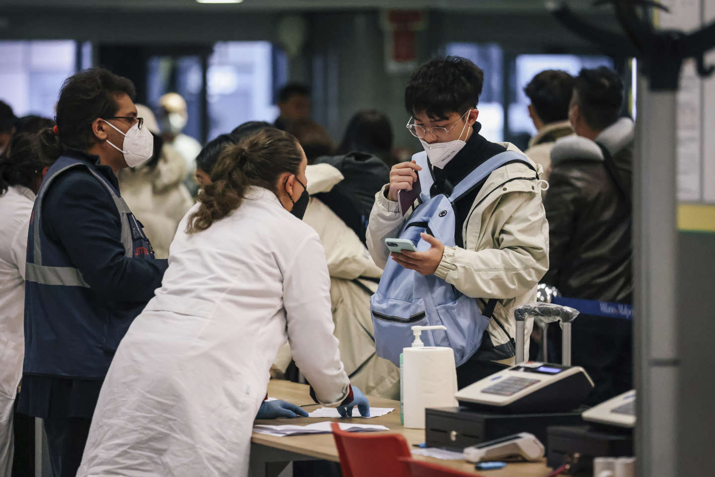 Covid-19 : les mesures de protection prises par certains pays à l’encontre des voyageurs en provenance de Chine sont « compréhensibles », estime l’OMS