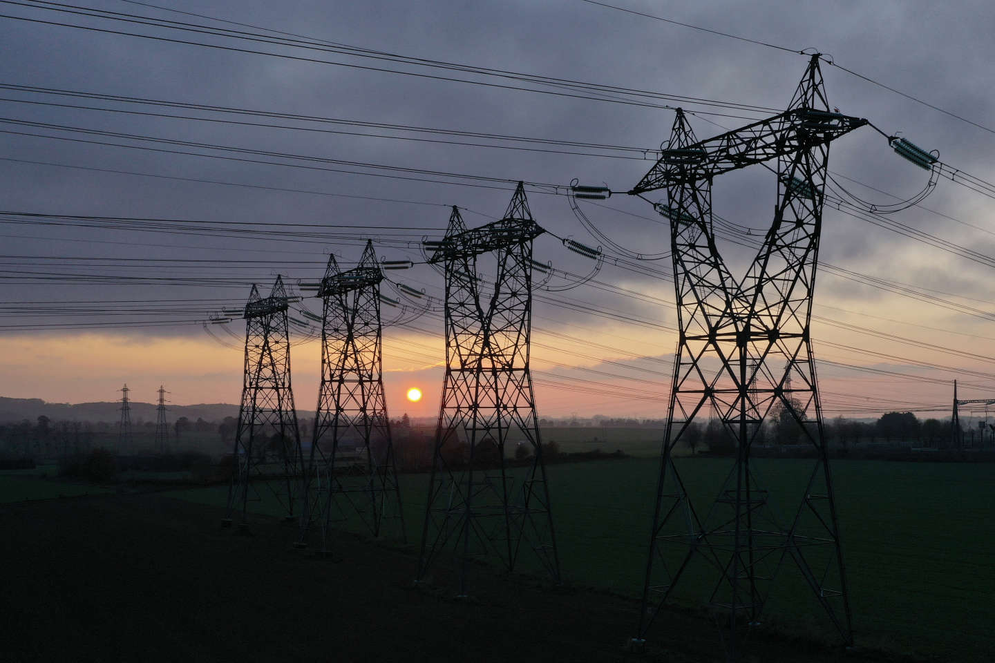 Crise énergétique : « La France est sur le point de disjoncter, non par manque d’électricité, mais par défaut de bon sens »