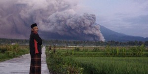 Indonésie : le volcan Semeru entre en éruption, alerte maximale