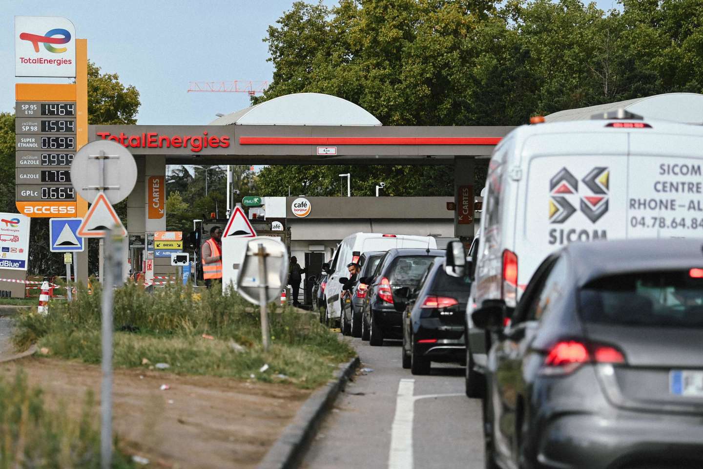 Indemnité carburant : les ménages modestes ont un mois de plus pour demander l’aide de 100 euros