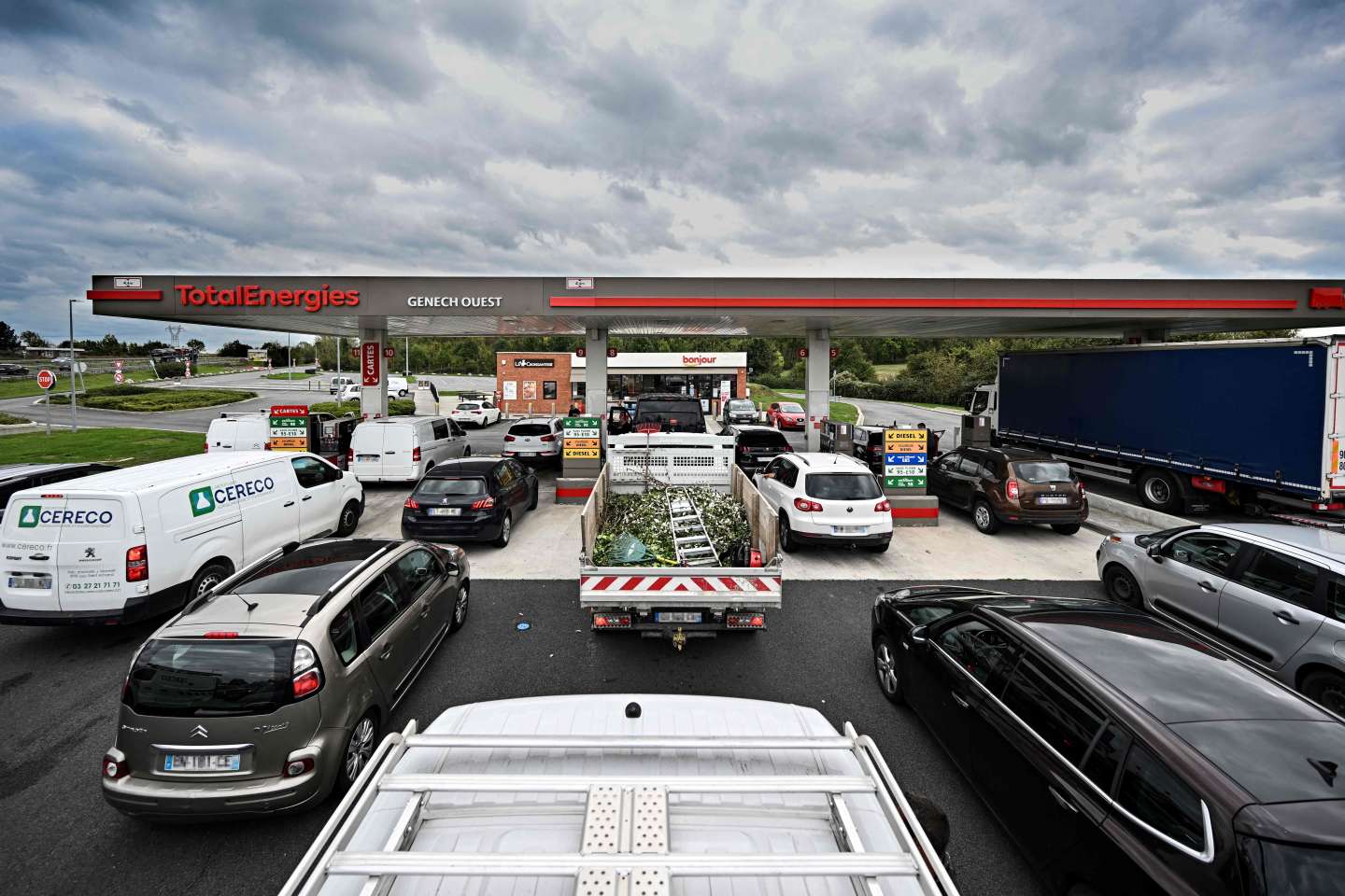 TotalEnergies va plafonner le diesel et l’essence à 1,99 euro jusqu’à la fin de l’année dans ses stations françaises