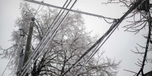 Tempête de glace au Canada : des centaines de milliers de foyers toujours privés d’électricité dans l’est du pays