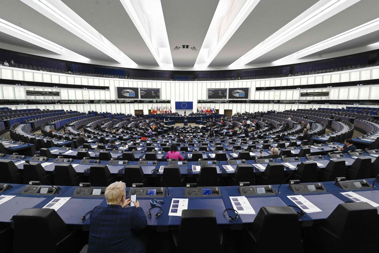 Après la taxe carbone aux frontières, les eurodéputés évoquent une « taxe sociale »