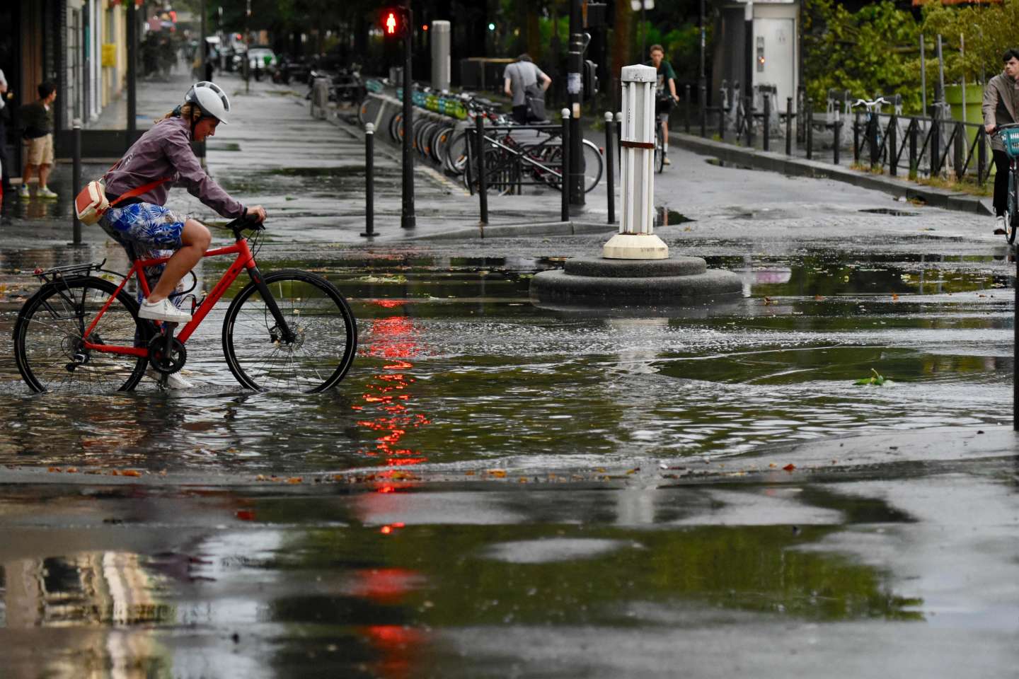 Météo-France place dix-neuf départements en vigilance orange pour les orages