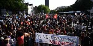 Près de 1 200 personnes réunies à Nantes en soutien aux Soulèvements de la Terre