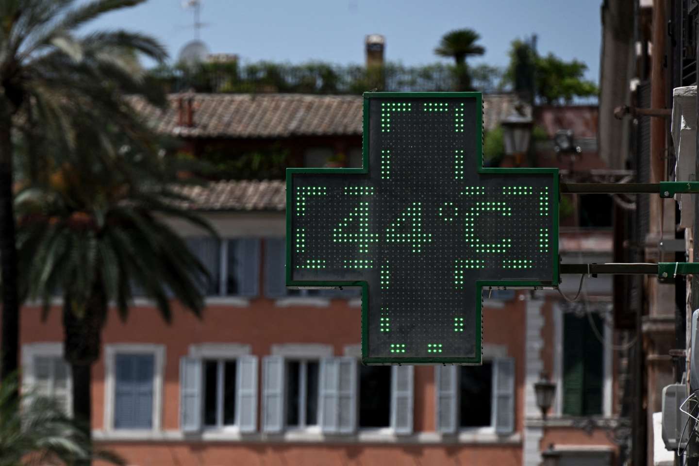 Canicule : 7 départements français en vigilance orange mardi, des températures allant jusqu’à 48 °C attendues en Europe