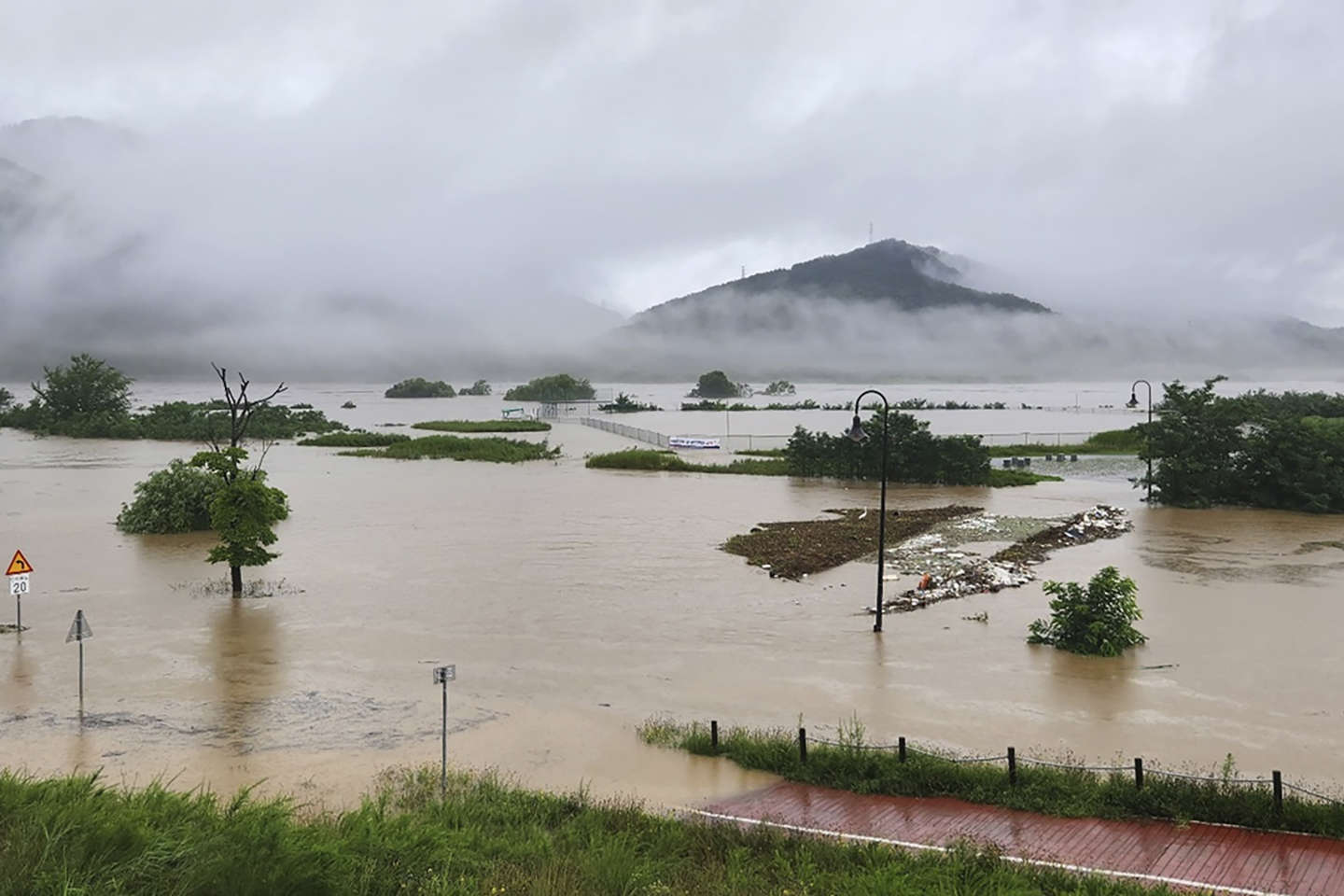 En Corée du Sud, plusieurs morts et disparus à la suite de pluies torrentielles