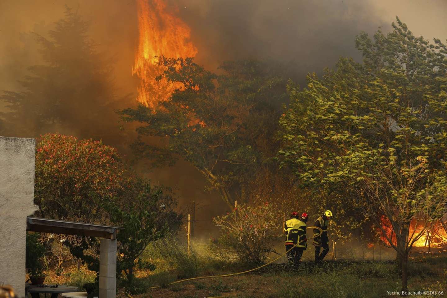Un camping détruit par les flammes, à Argelès, dans l’incendie désormais stabilisé