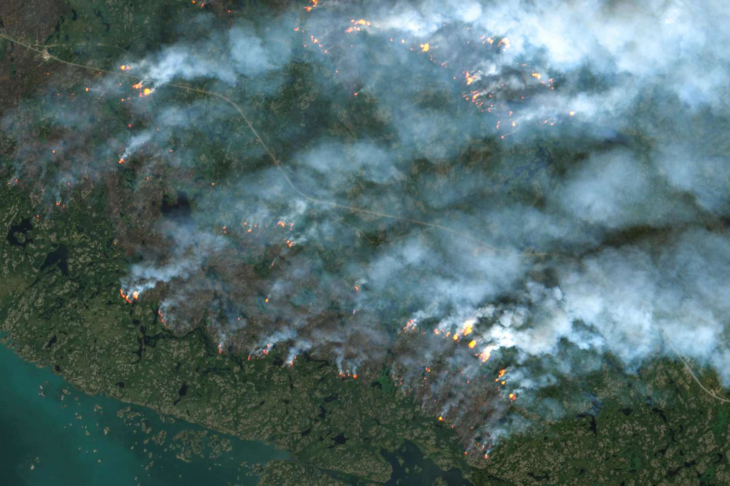Cerné par les feux de forêt, le Grand Nord canadien sous ordre d’évacuation