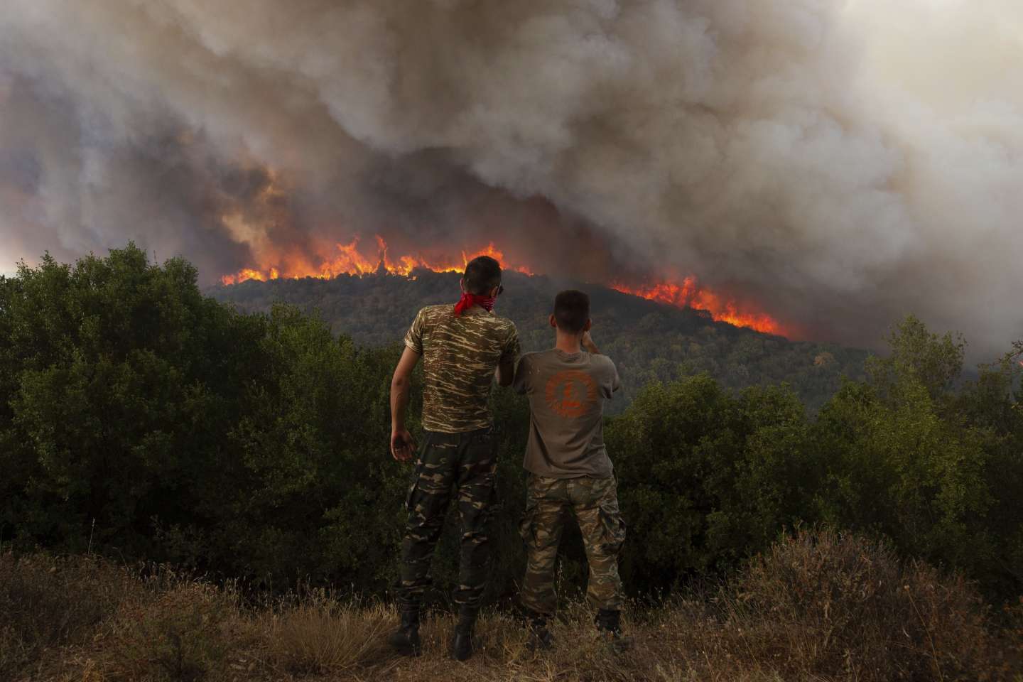 Les incendies en Grèce vont ravager plus de 1 500 kilomètres carrés, déplore le premier ministre