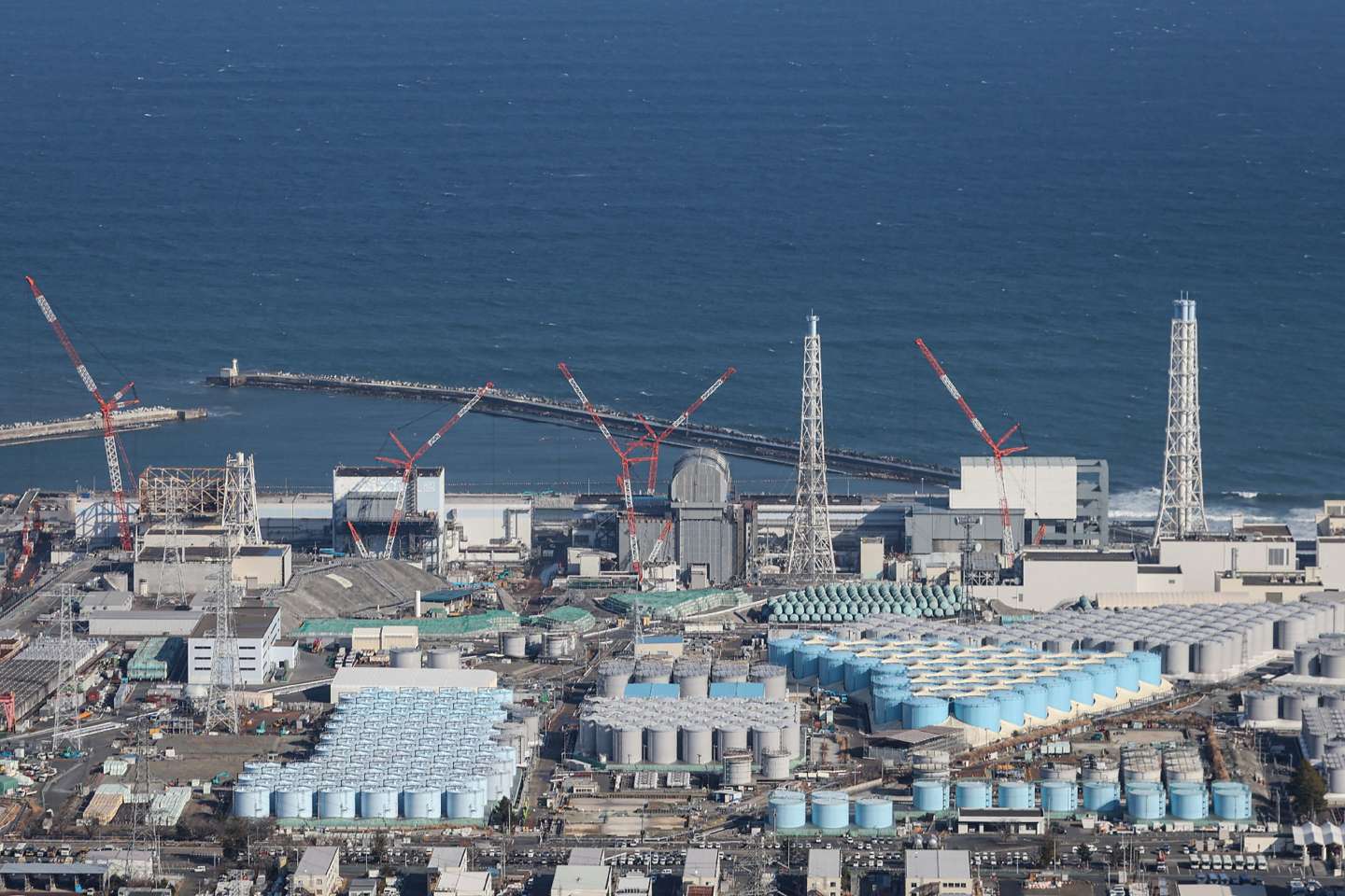 Nucléaire : le Japon autorise le rejet des eaux de Fukushima, malgré les oppositions multiples